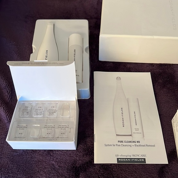 Rodan@Fields blackhead remover and poor cleansing system